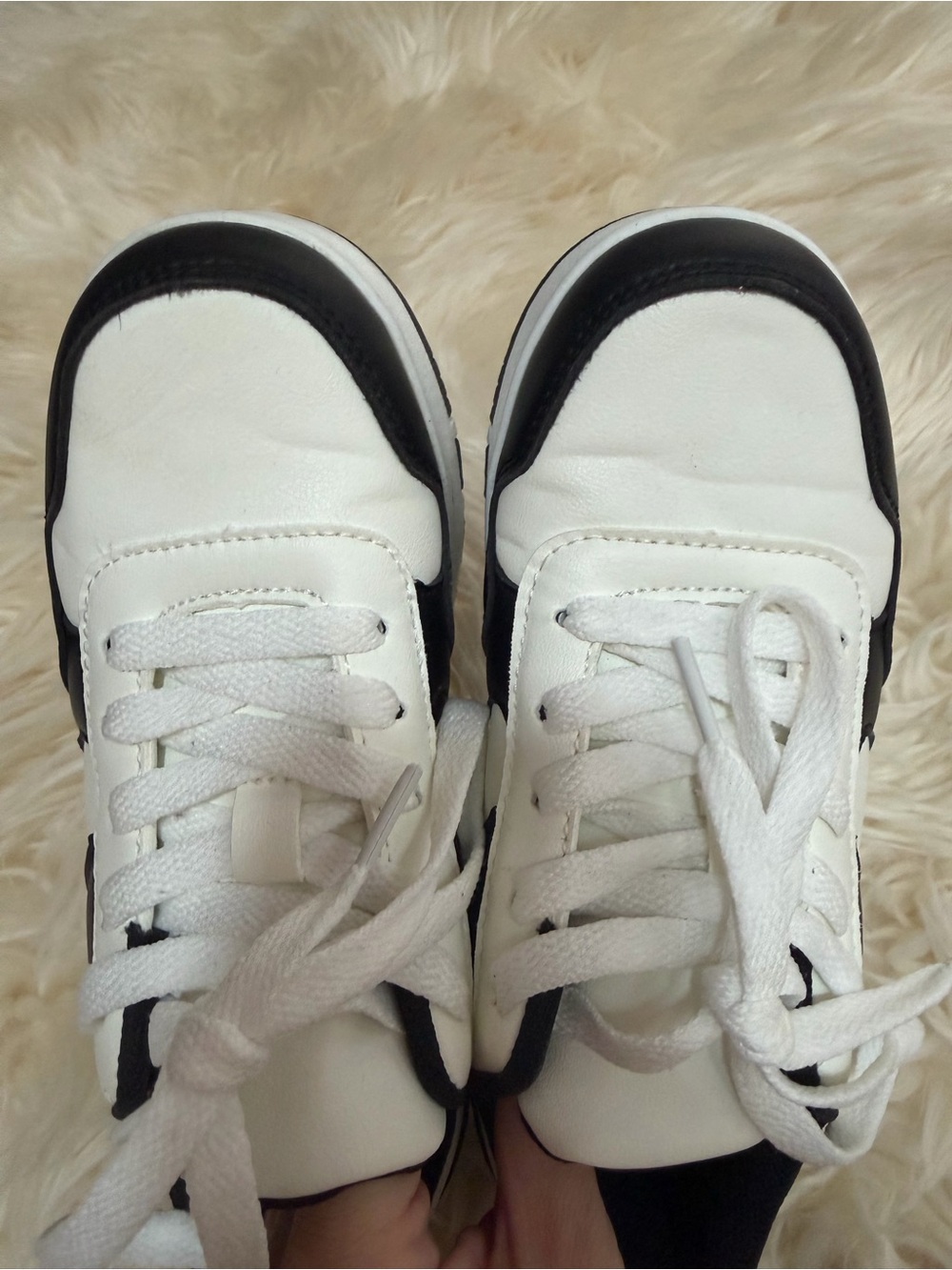 Kids wheel Platform Lace-Up Sneakers 4 size - Black & White - Picture 2 of 6